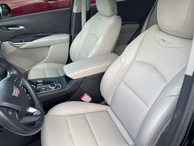 Used 2020 Cadillac XT4 Luxury w/ Cold Weather Package AWD/4WD image 10