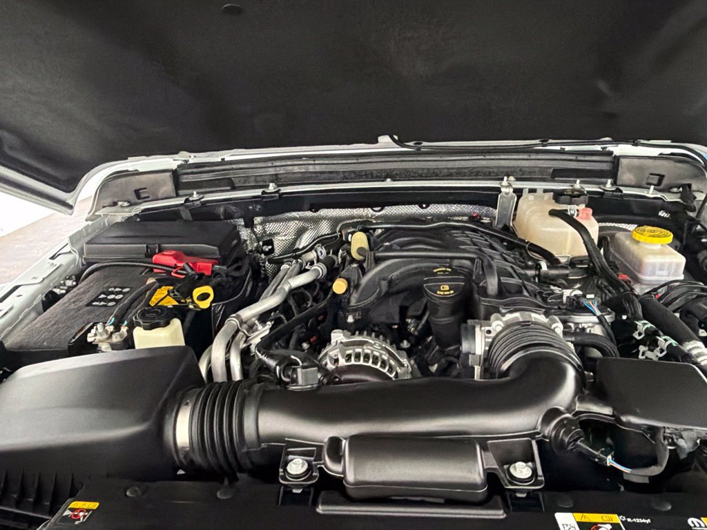 Used 2024 Jeep Wrangler Unlimited Rubicon AWD/4WD image 31