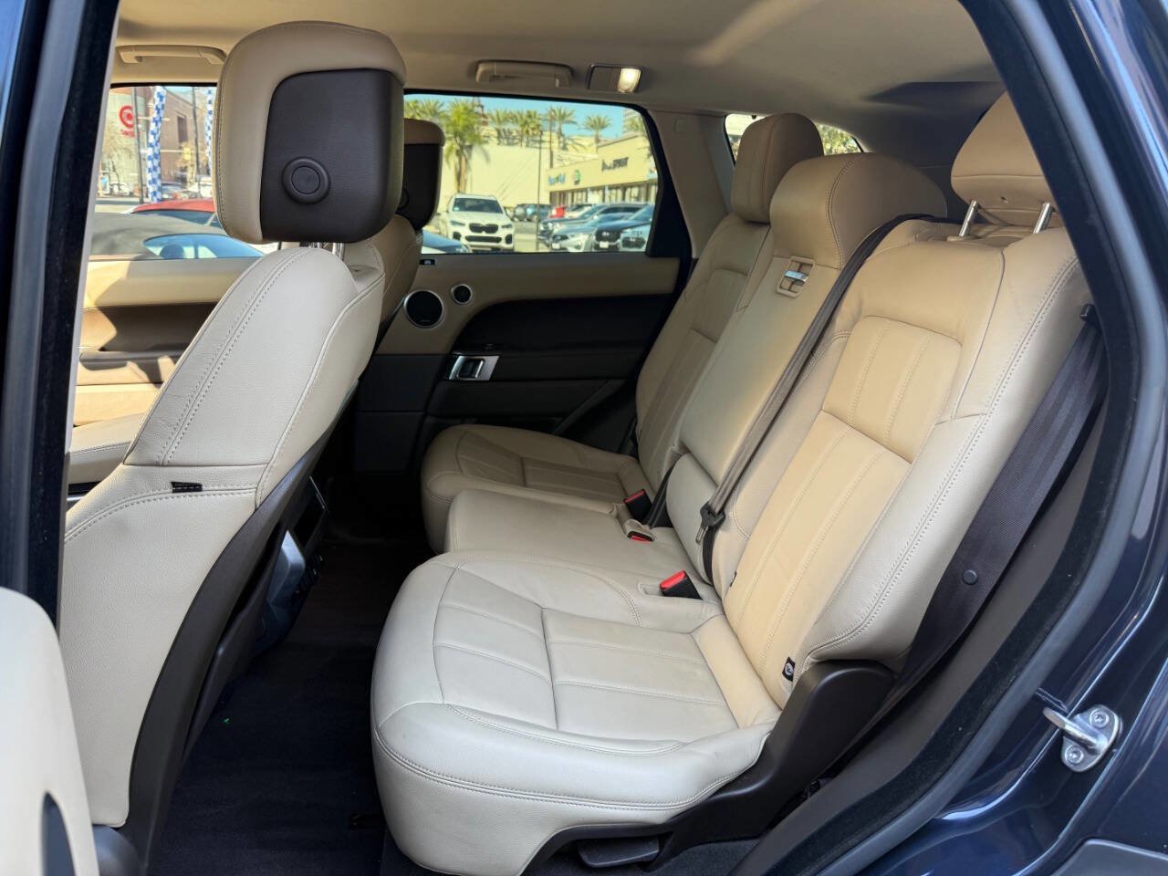 Used 2019 Land Rover Range Rover Sport SE image 32