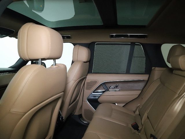 Used 2025 Land Rover Range Rover SE AWD/4WD image 19