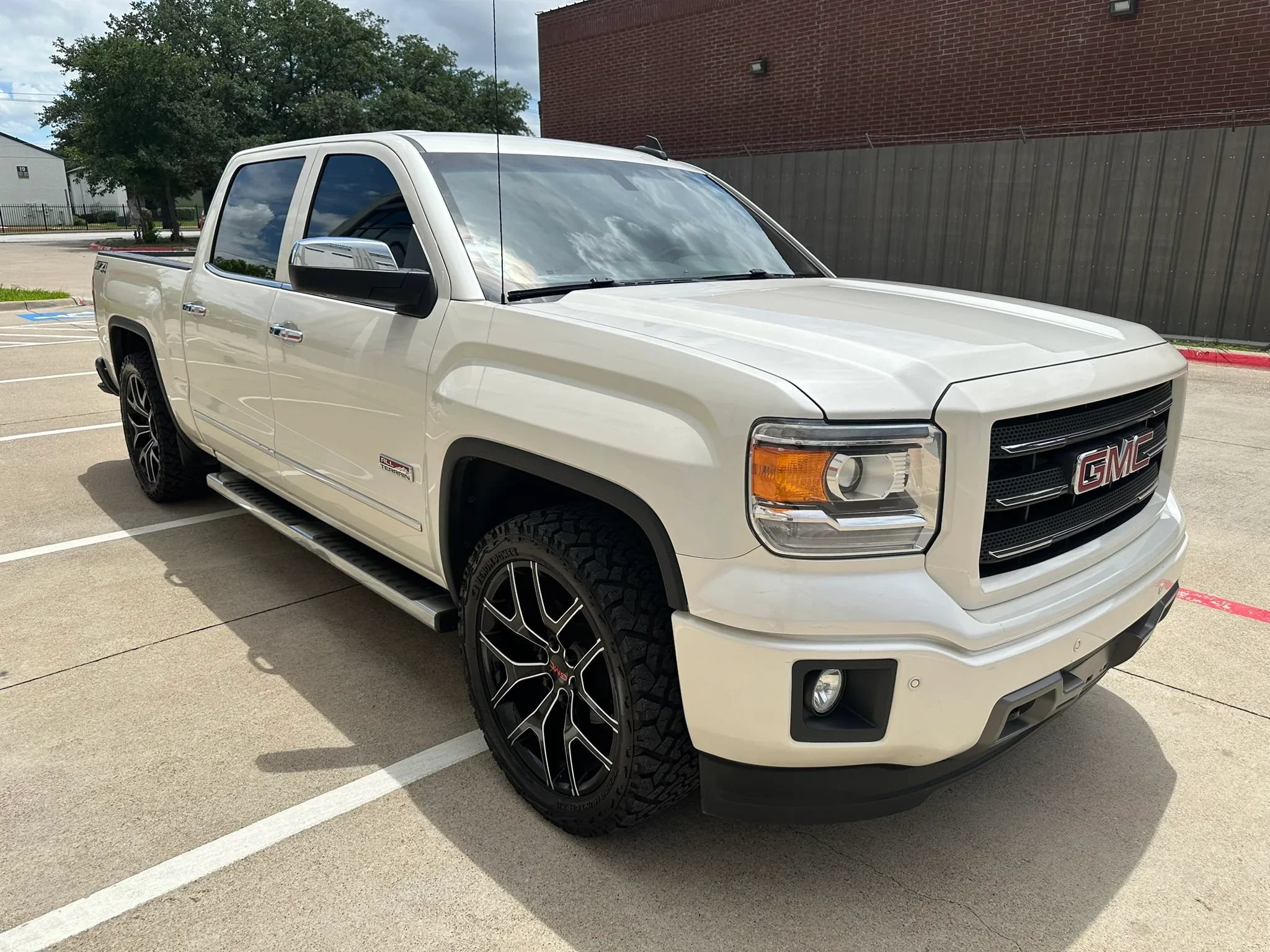 Used 2015 GMC Sierra 1500 SLT AWD/4WD image 6