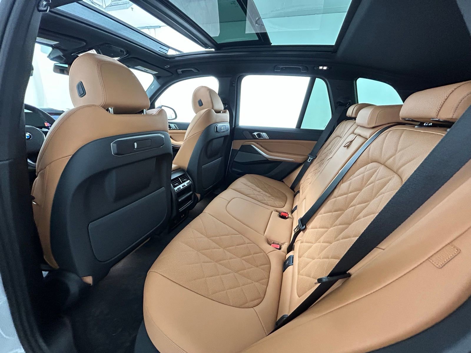 Used 2026 BMW X5 xDrive50e w/ Premium Package image 34