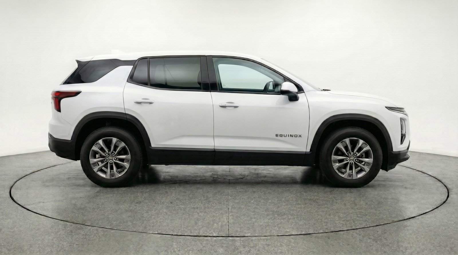 Used 2025 Chevrolet Equinox LT FWD image 11
