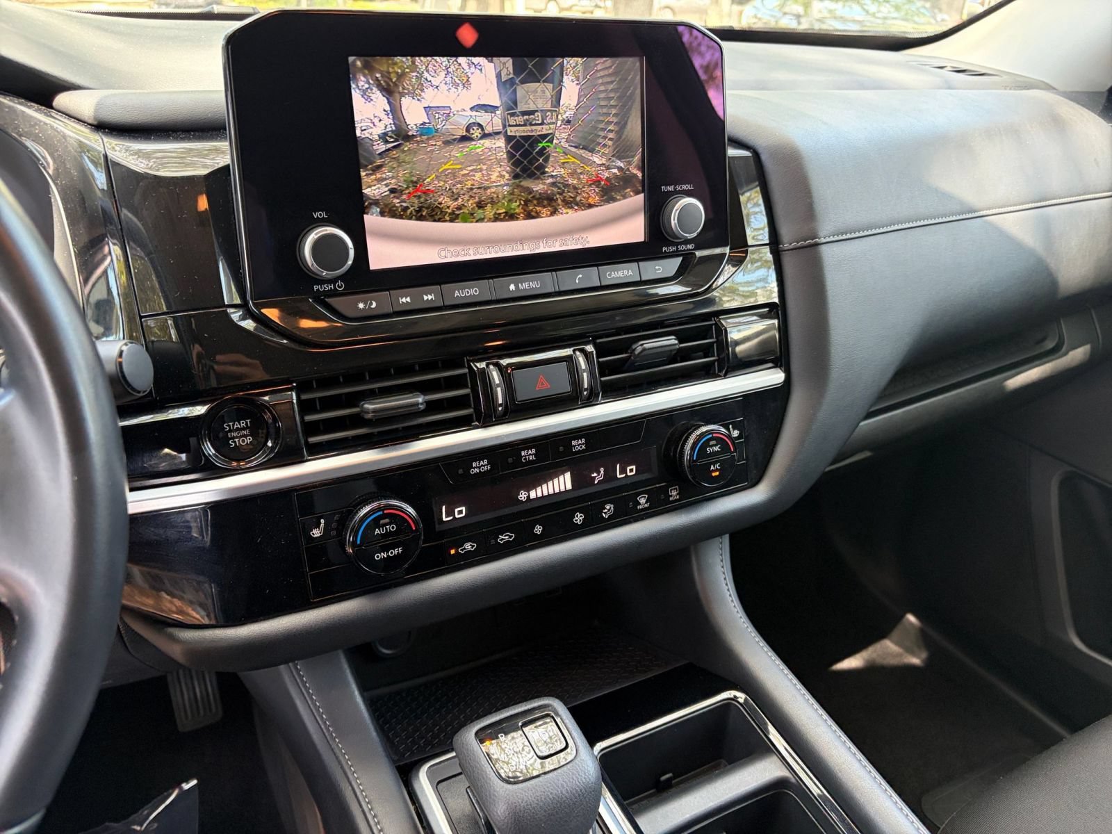Used 2025 Nissan Pathfinder SV FWD image 17