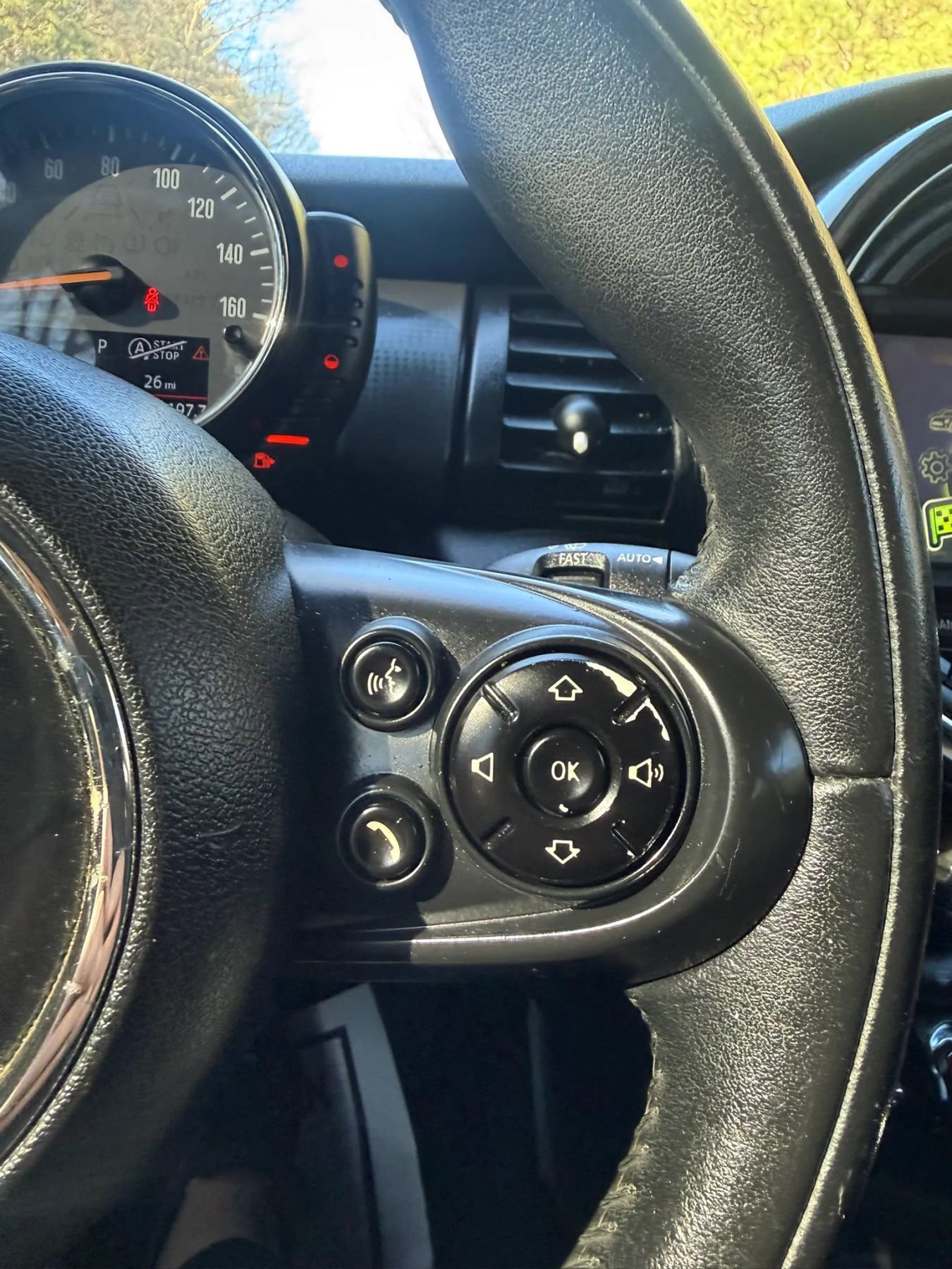 Used 2015 MINI Cooper 2-Door Hardtop image 9