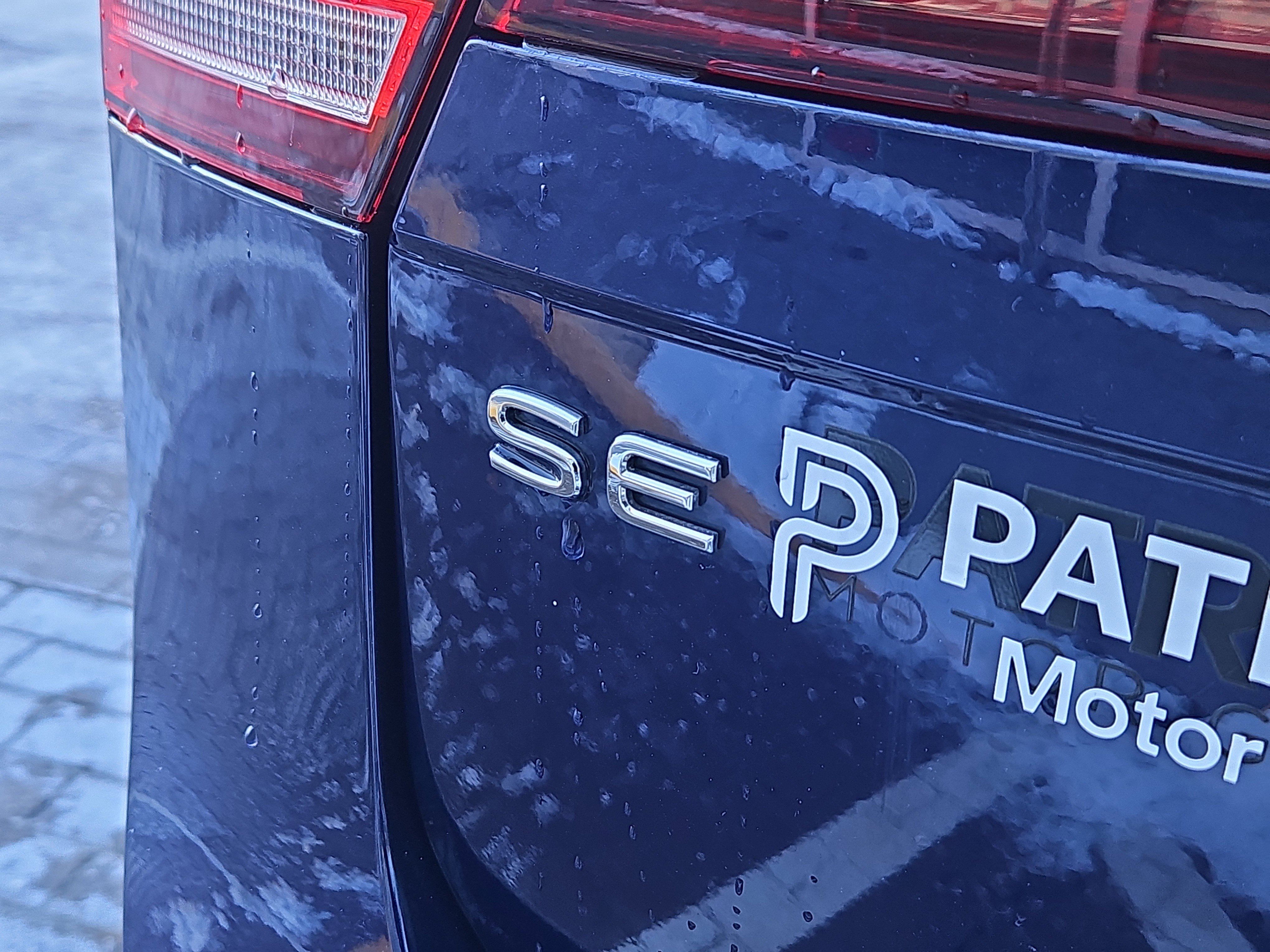 Certified 2022 Volkswagen Tiguan SE w/ Panoramic Sunroof Package image 6