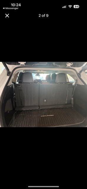 Used 2023 Toyota Highlander XLE AWD/4WD image 6