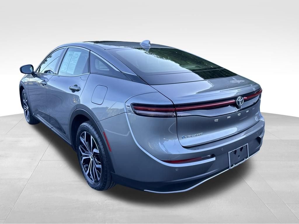 Certified 2024 Toyota Crown AWD/4WD image 3