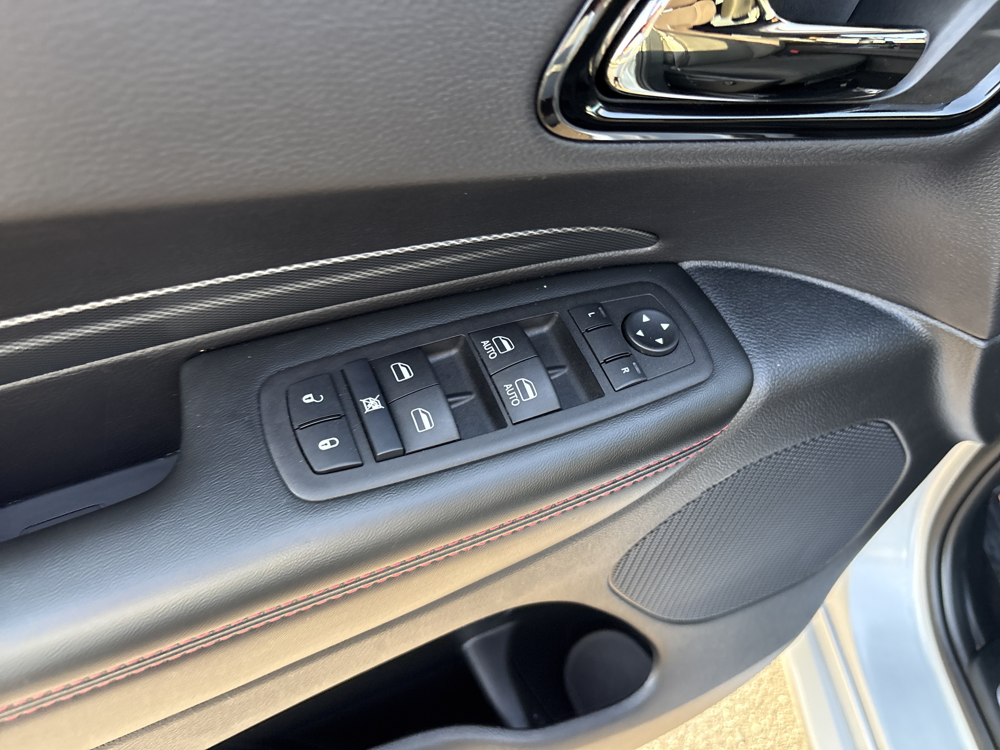 Used 2025 Dodge Durango R/T AWD/4WD image 16