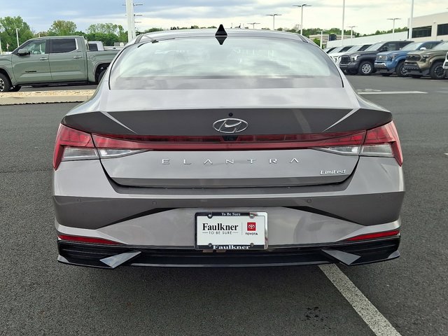 Used 2023 Hyundai Elantra Limited FWD image 5