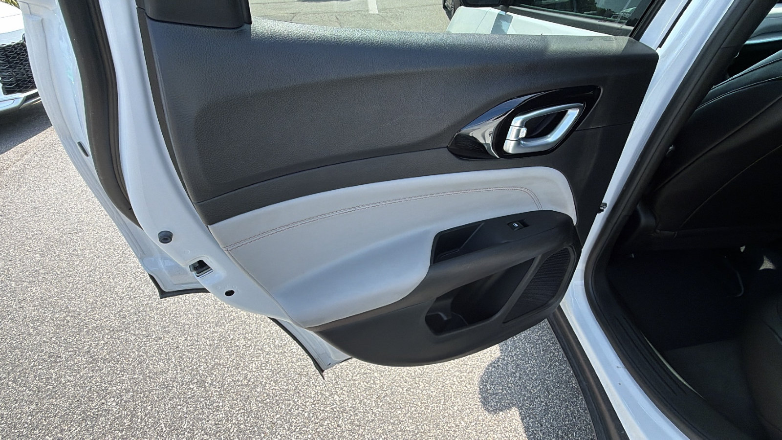 Used 2025 Jeep Compass Limited AWD/4WD image 22