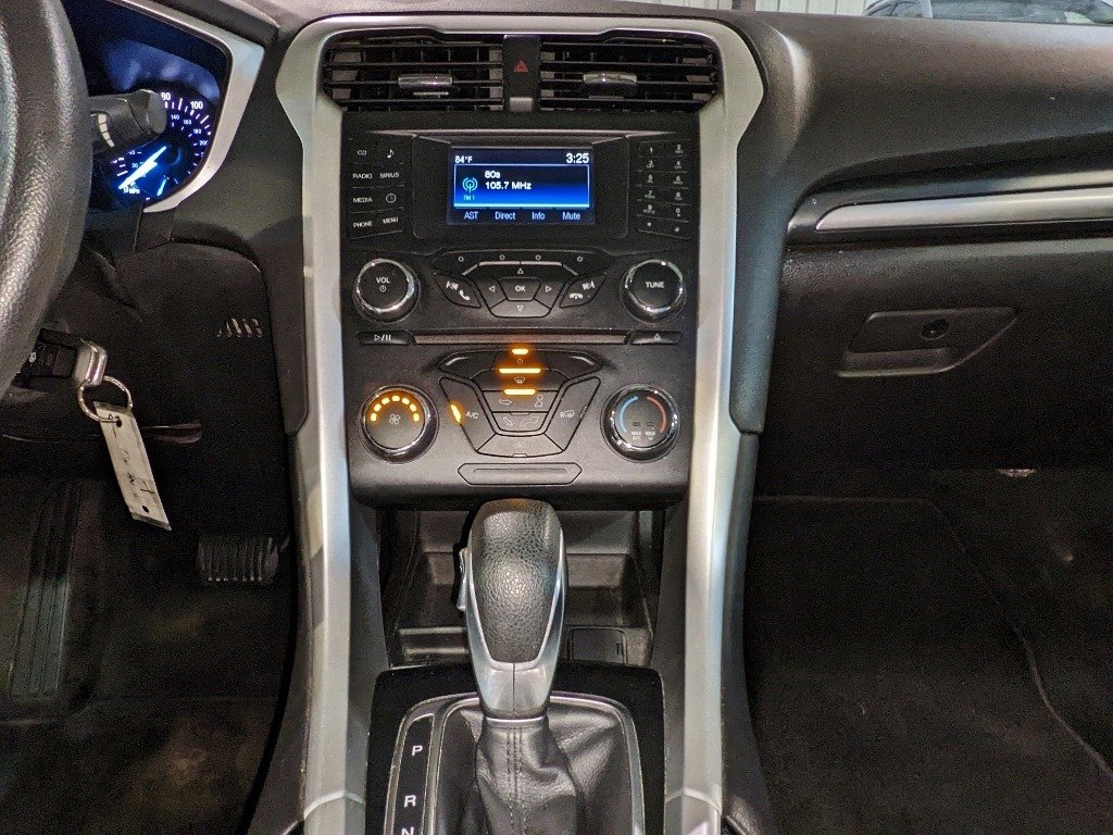 Used 2014 Ford Fusion SE image 33