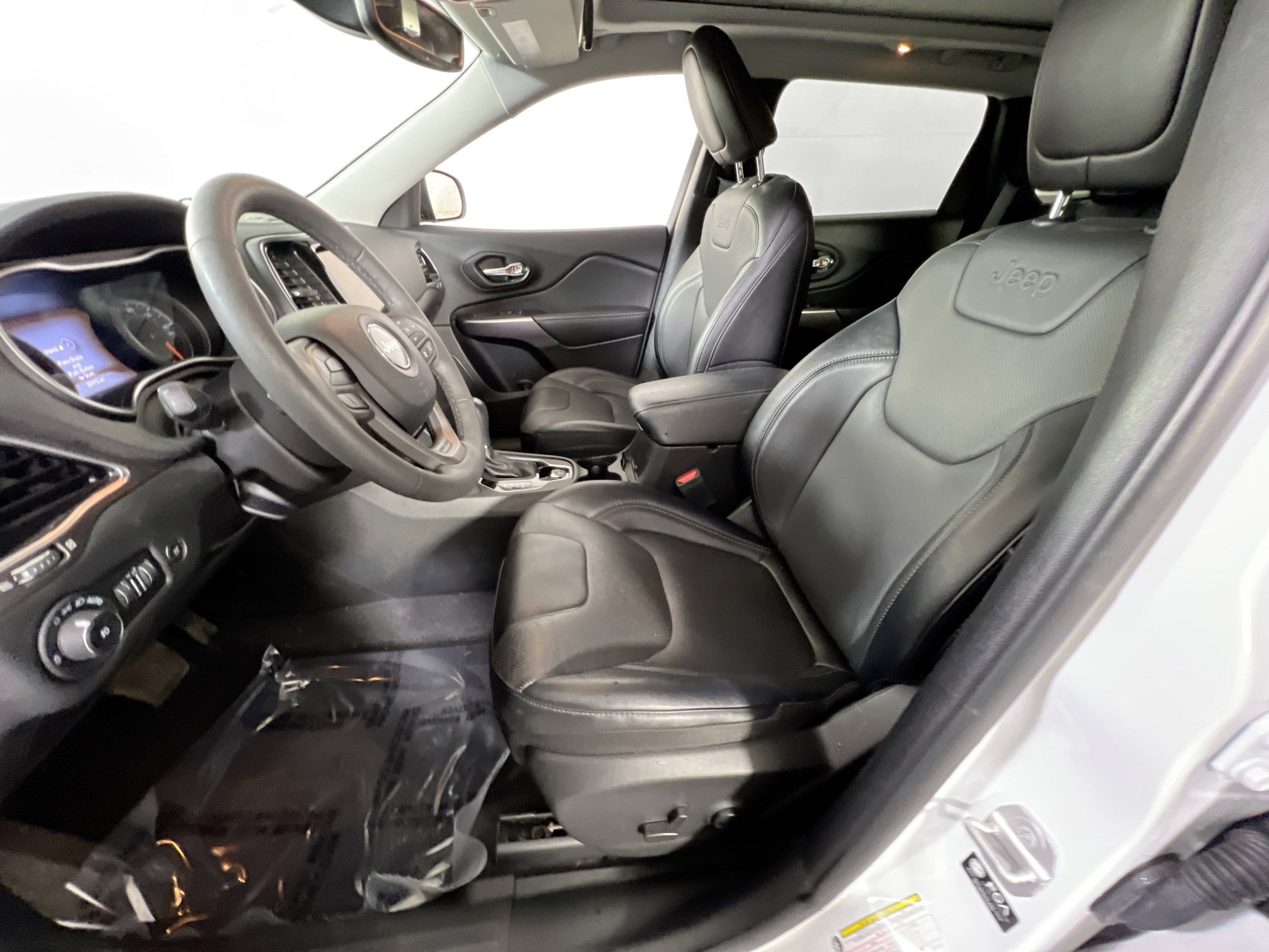 Used 2022 Jeep Cherokee Limited AWD/4WD image 20