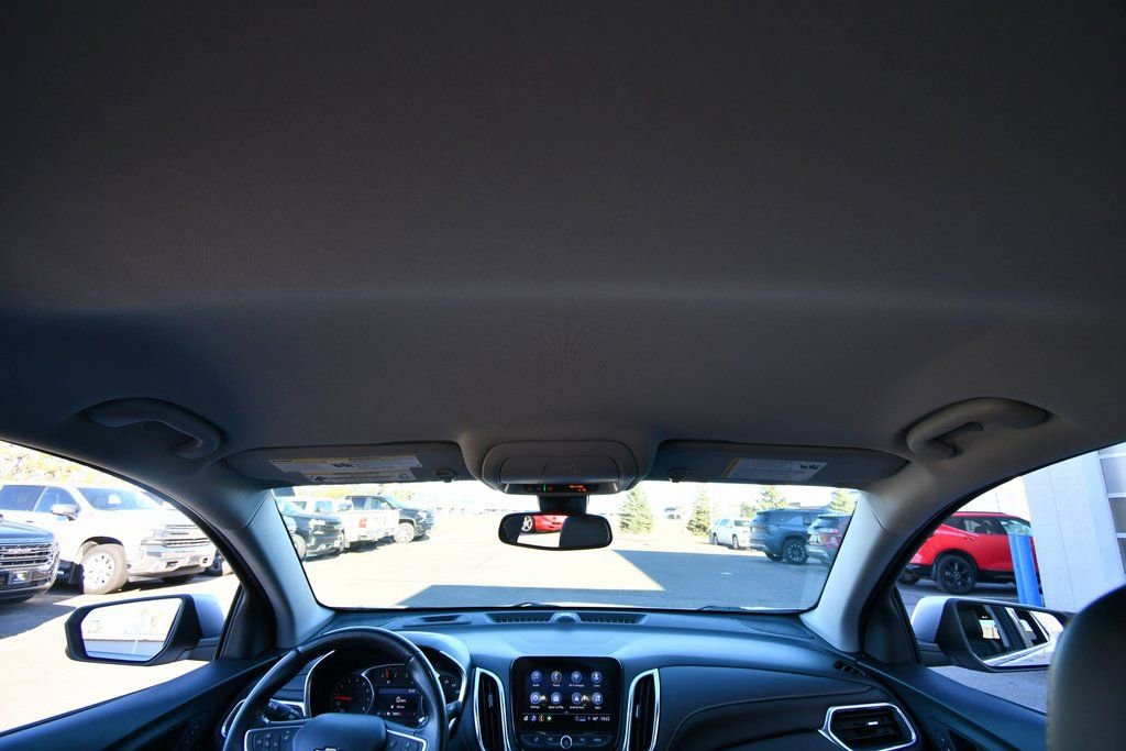 Used 2022 Chevrolet Equinox Premier FWD image 17