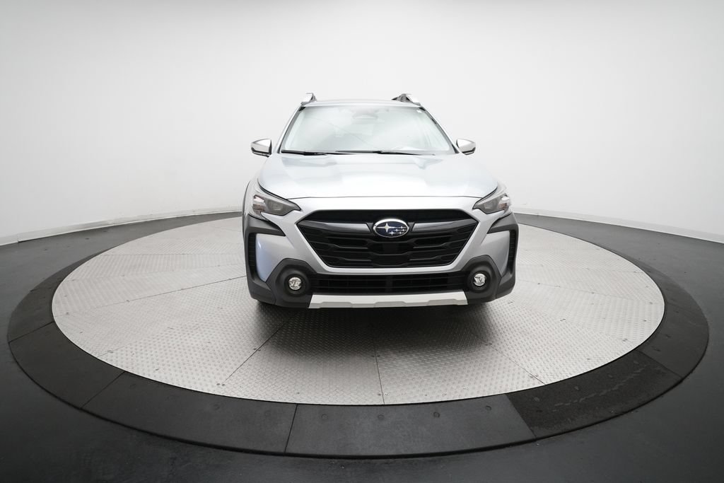 Certified 2025 Subaru Outback Touring AWD/4WD image 11