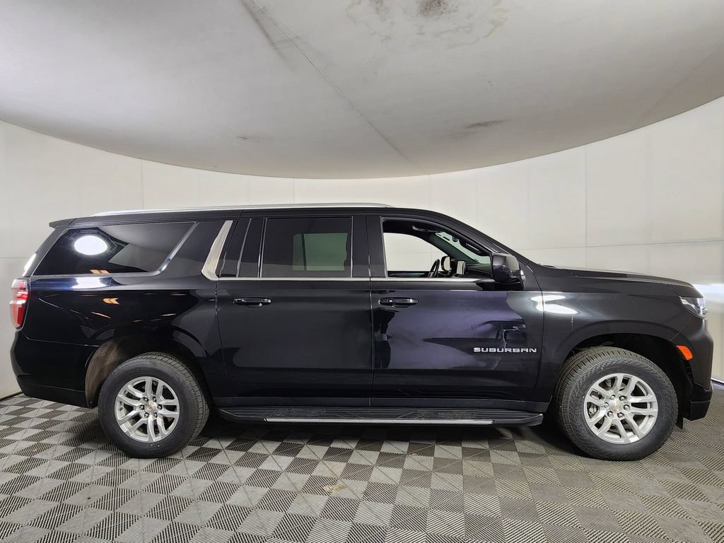 Used 2024 Chevrolet Suburban LT AWD/4WD image 8