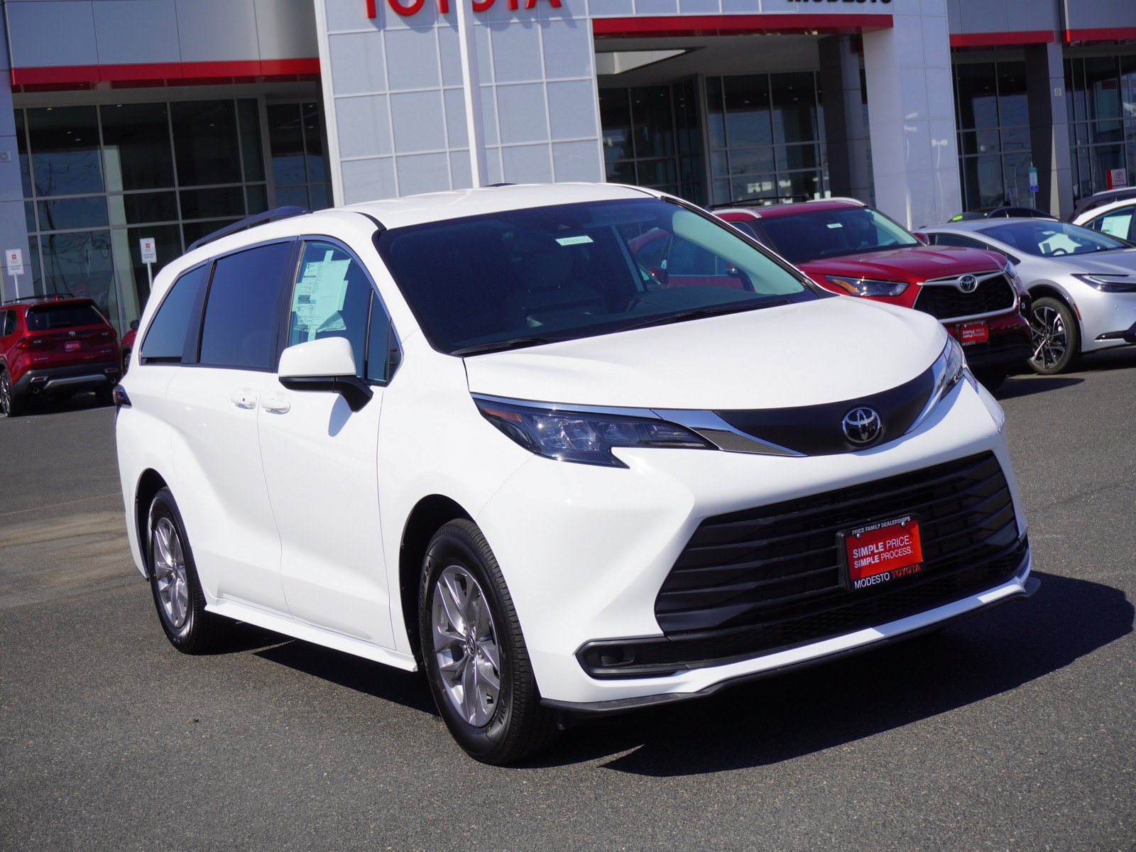 New 2026 Toyota Sienna LE FWD image 25