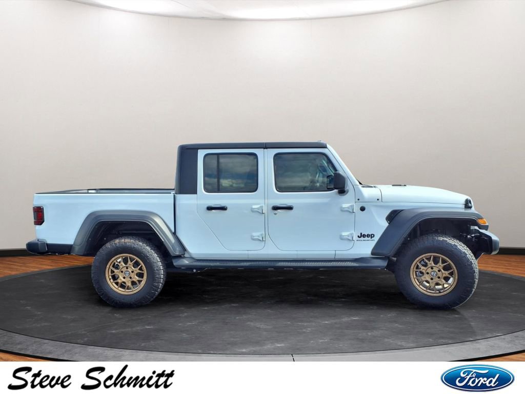 Used 2024 Jeep Gladiator Sport image 25