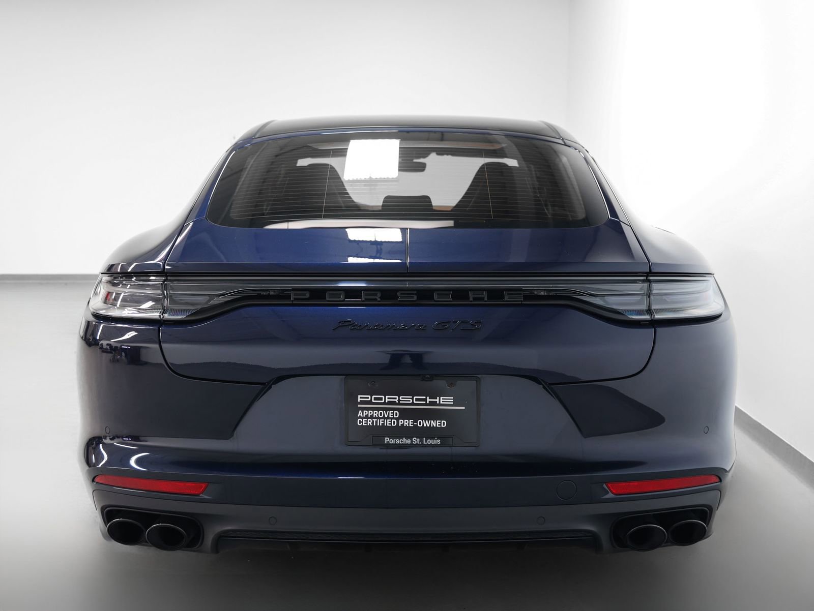 Used 2023 Porsche Panamera GTS image 11