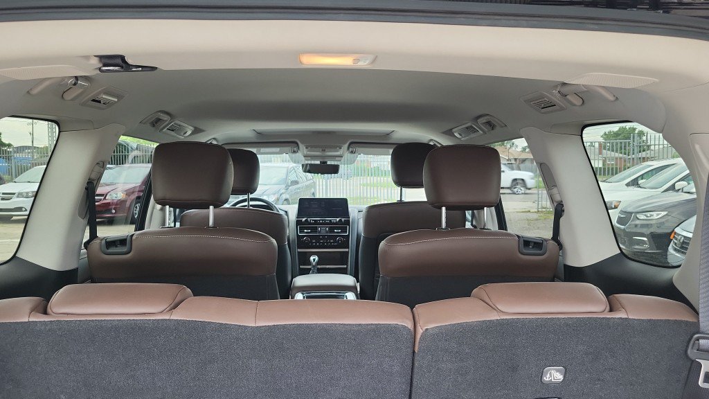 Used 2023 INFINITI QX80 Premium Select w/ All-Season Package AWD/4WD image 12