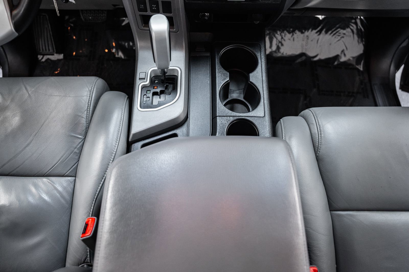 Used 2015 Toyota Sequoia Limited image 33