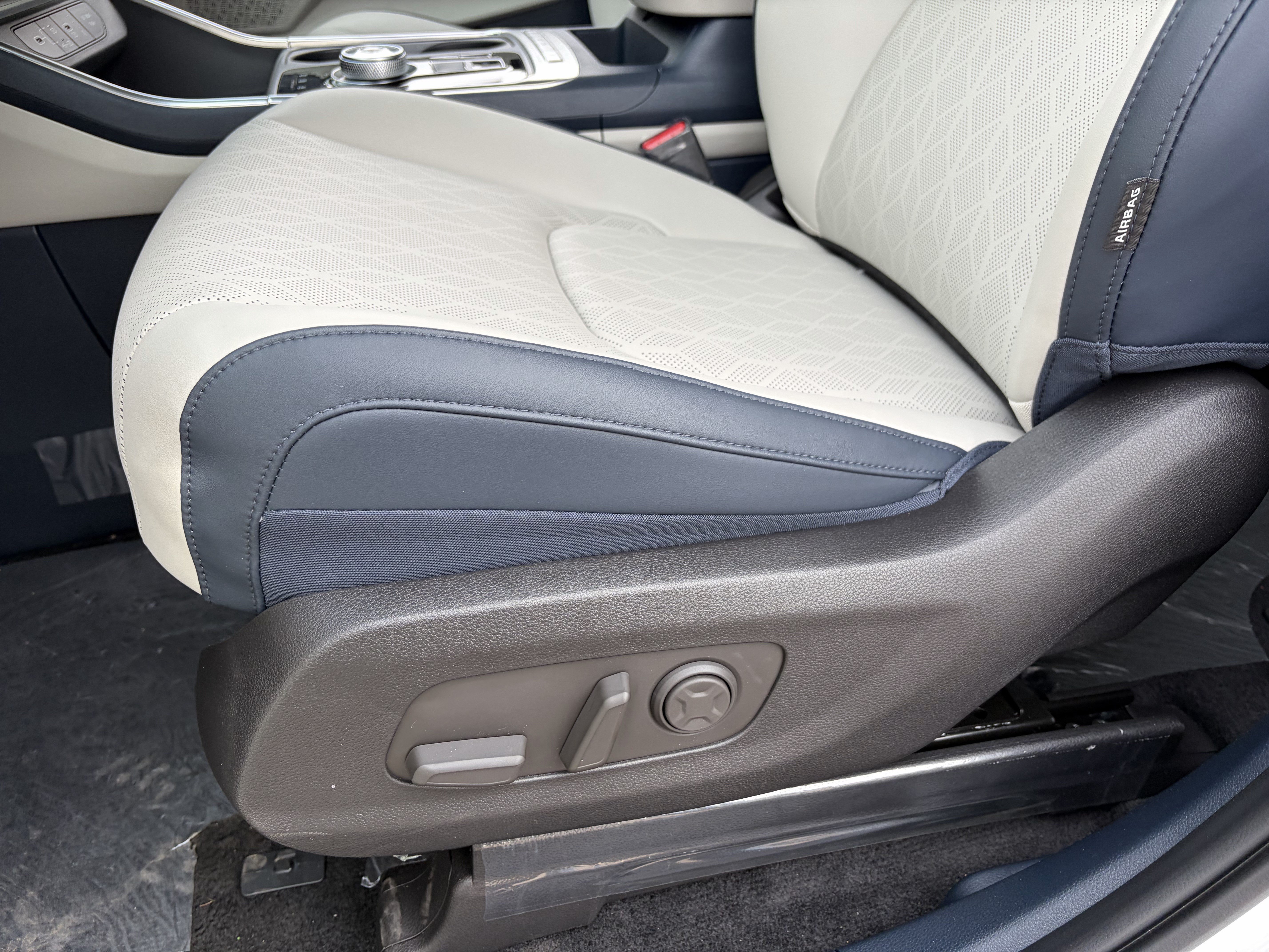 New 2026 Kia Carnival EX FWD image 19