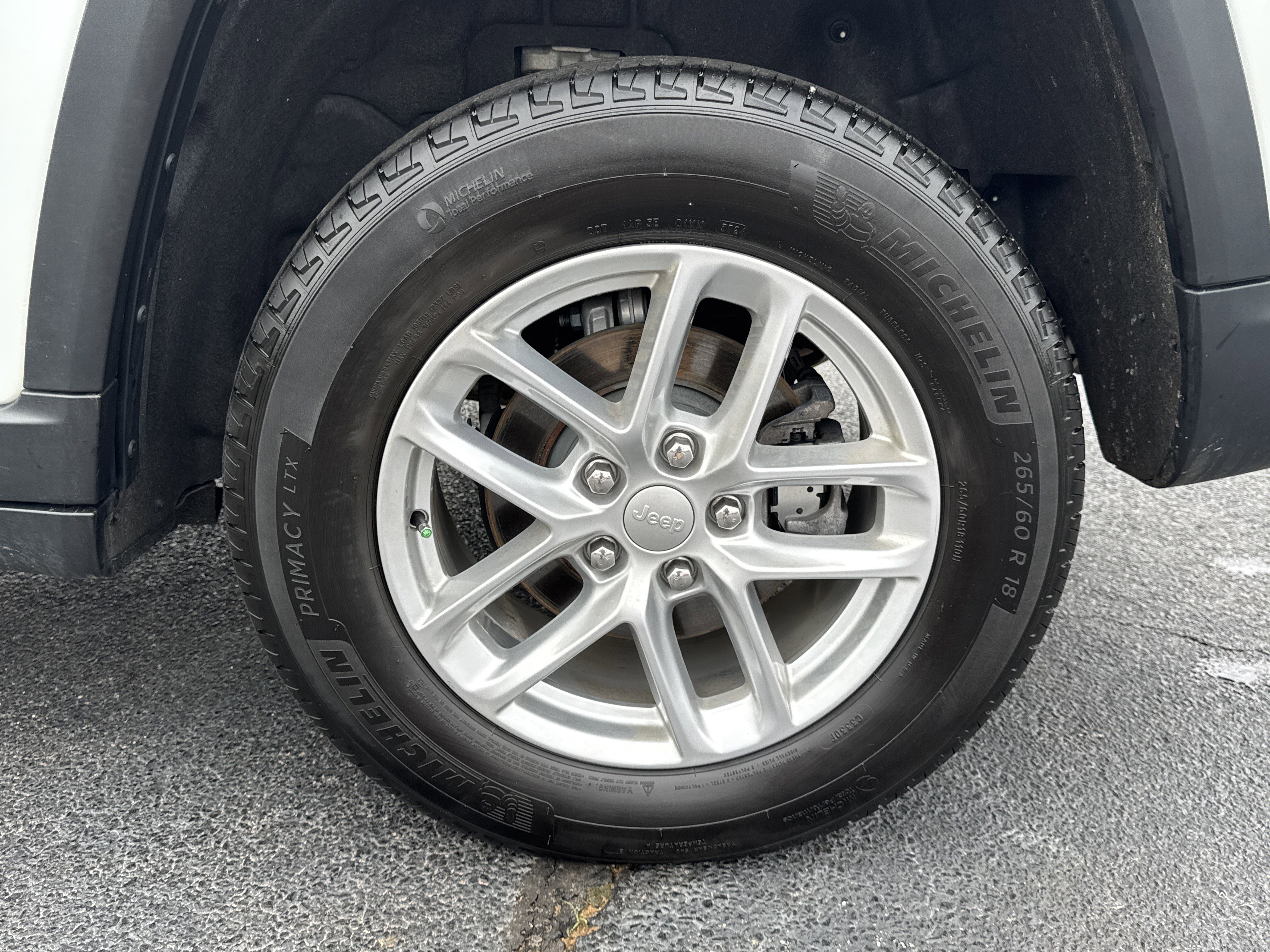 Used 2025 Jeep Grand Cherokee Laredo X w/ Luxury Tech Group I image 20