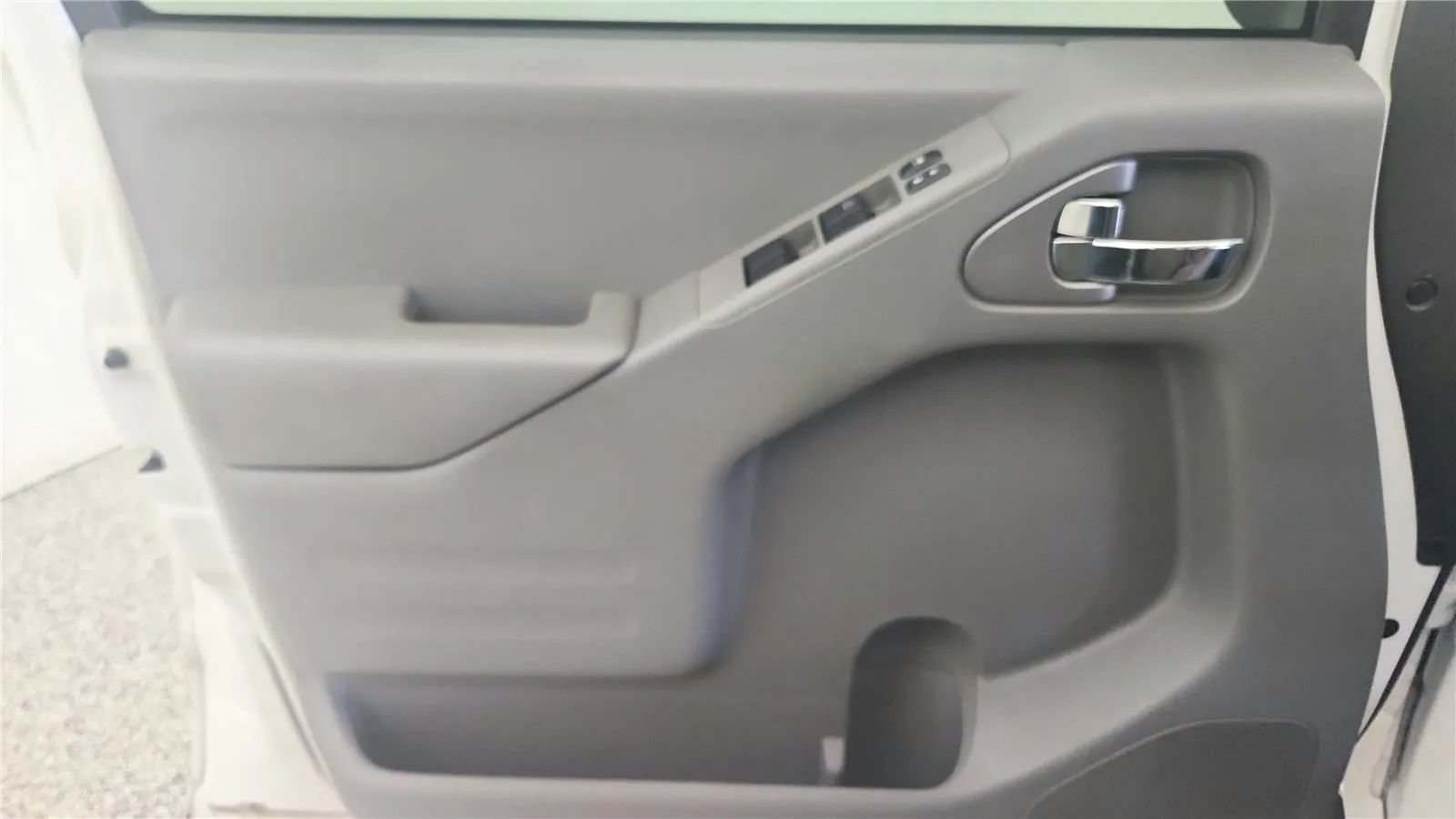 Used 2021 Nissan Frontier SV w/ Midnight Edition Floor Mats AWD/4WD image 32