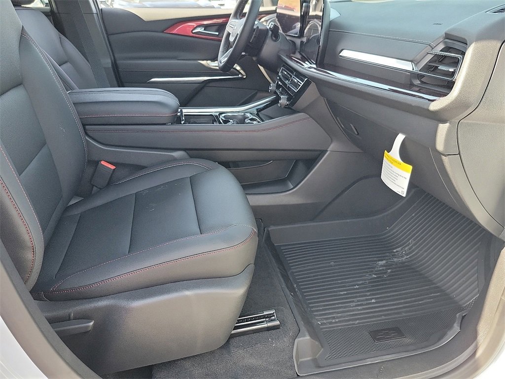New 2026 Chevrolet Traverse Z71 w/ LPO, Floor Liner Package image 15
