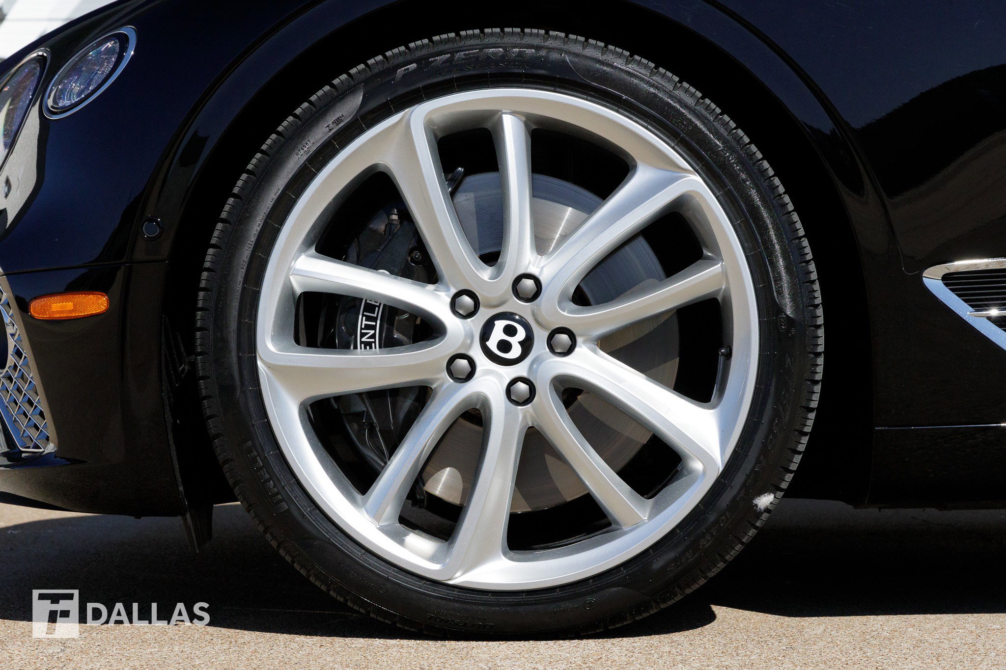 Used 2022 Bentley Continental GT image 9