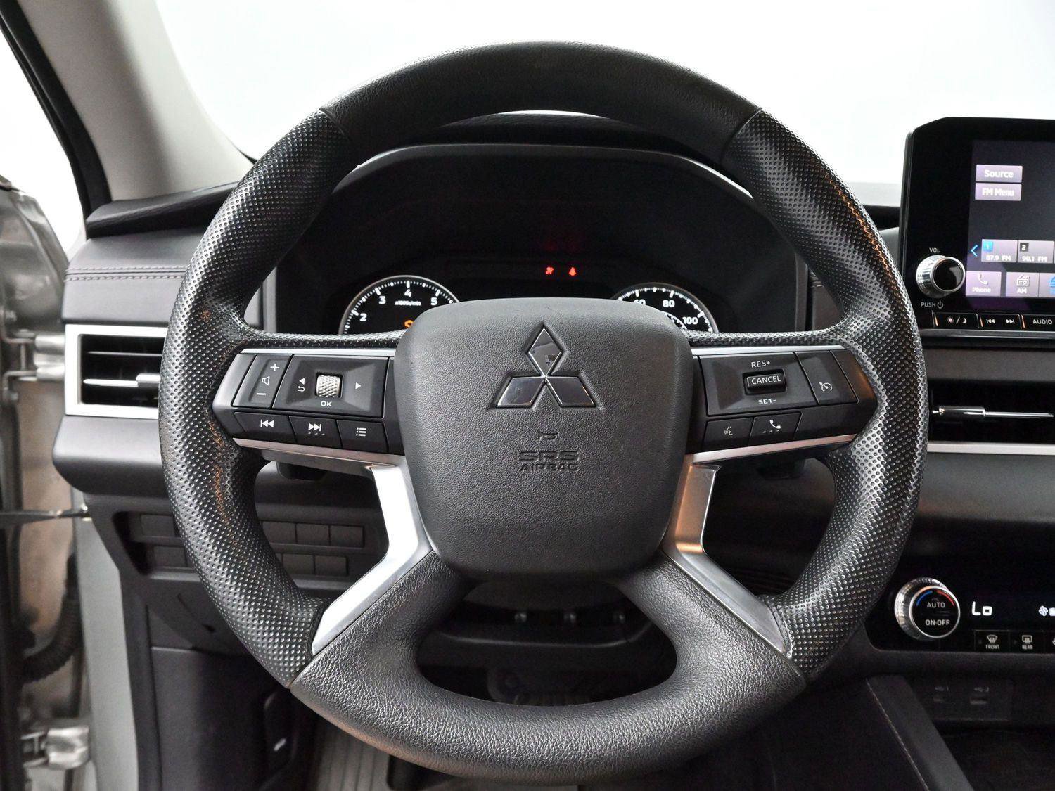 Used 2022 Mitsubishi Outlander ES image 14