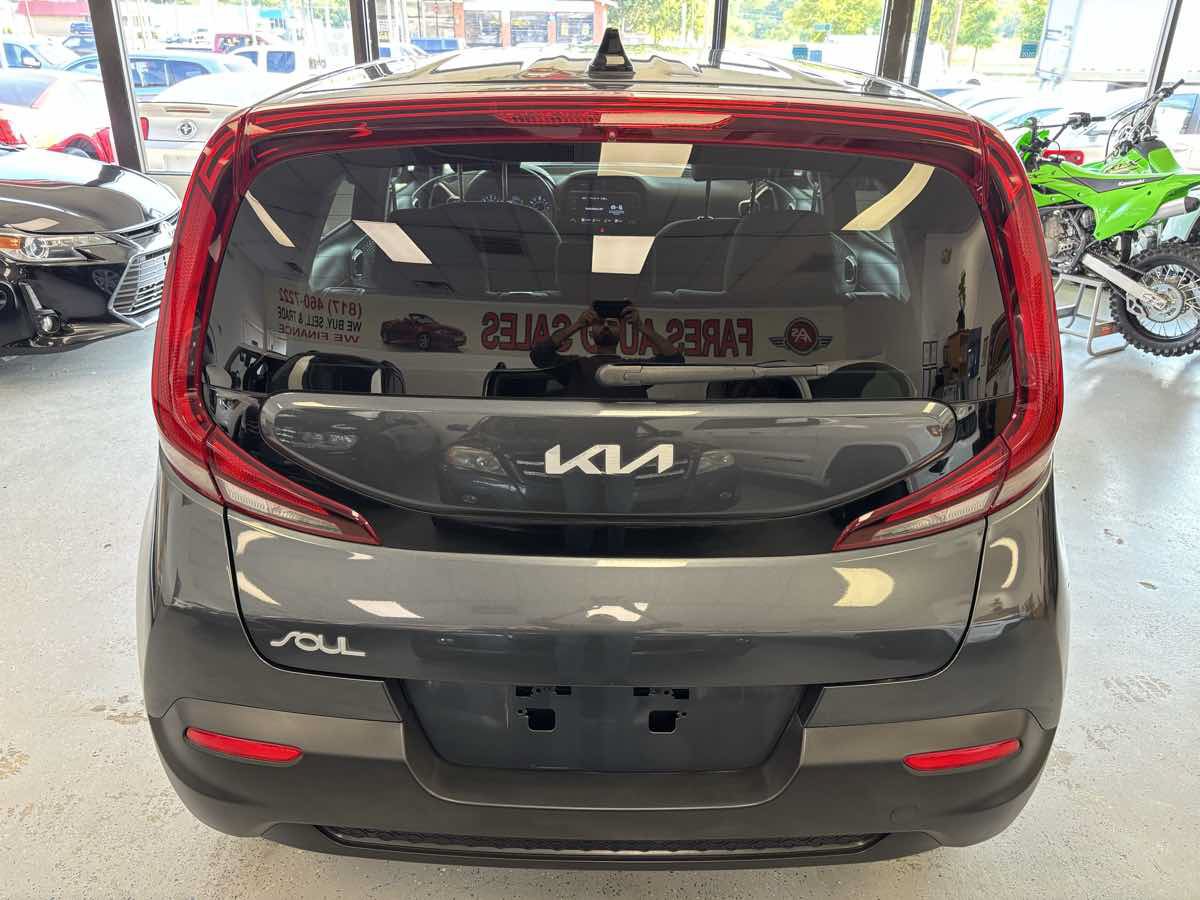 Used 2022 Kia Soul LX FWD image 9
