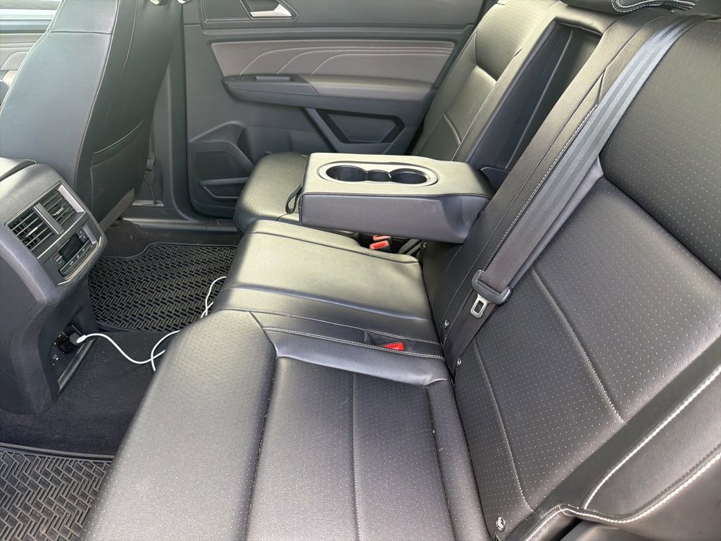 Used 2021 Volkswagen Atlas SE FWD image 3