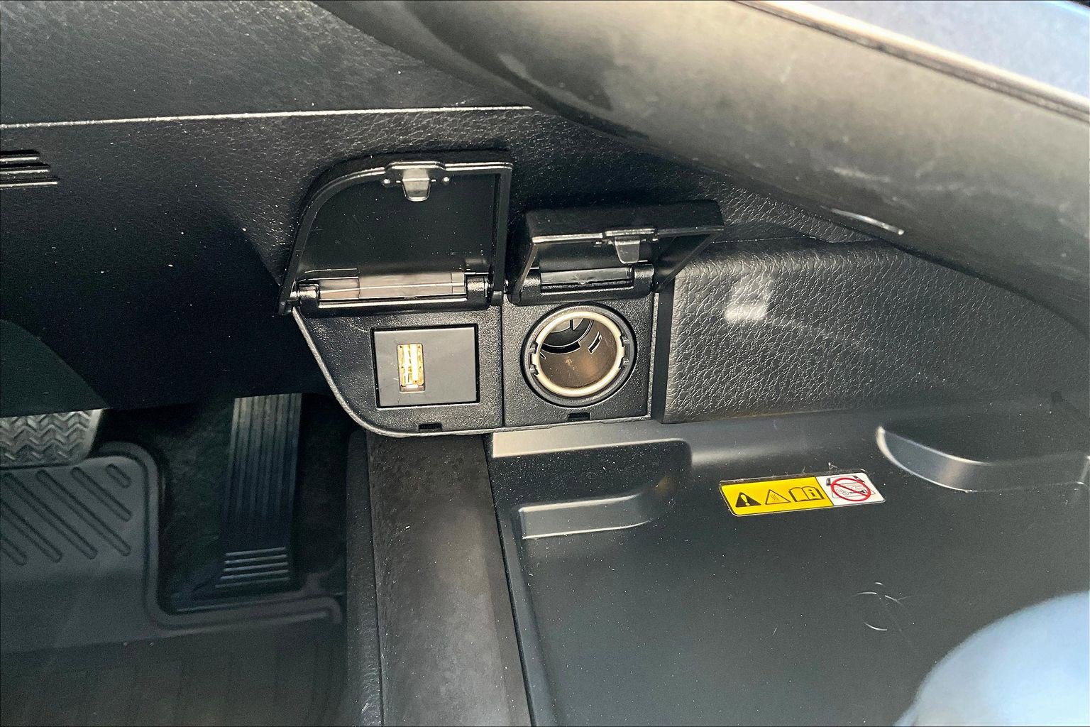 Used 2024 Toyota Camry XSE w/ Navigation Package FWD image 16