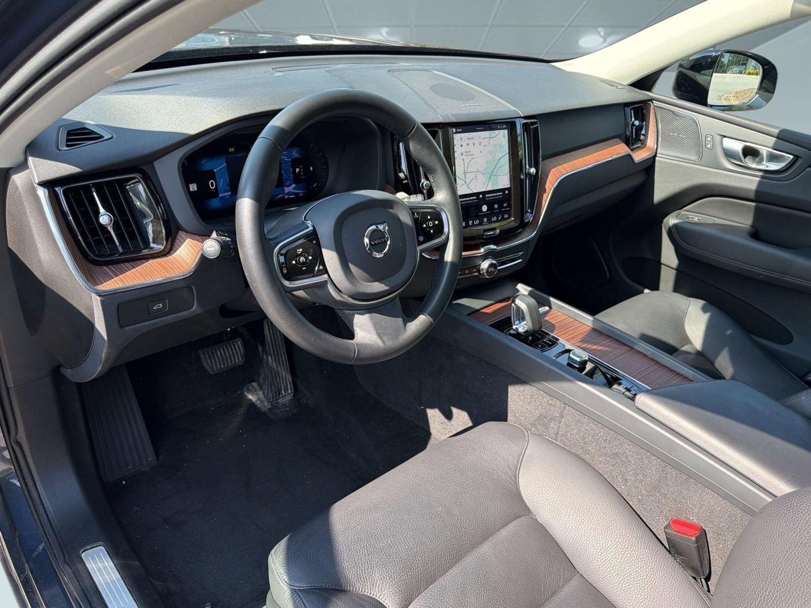 Certified 2024 Volvo XC60 B5 Plus w/ Climate Package AWD/4WD image 4