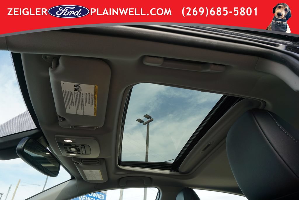 Used 2022 Toyota Camry XLE w/ Navigation Upgrade Package FWD image 17