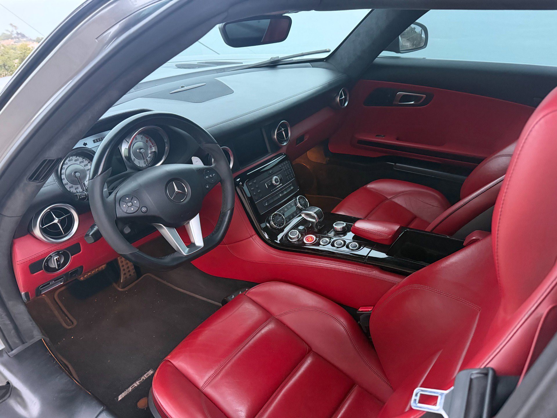 Used 2012 Mercedes-Benz SLS AMG Coupe image 5