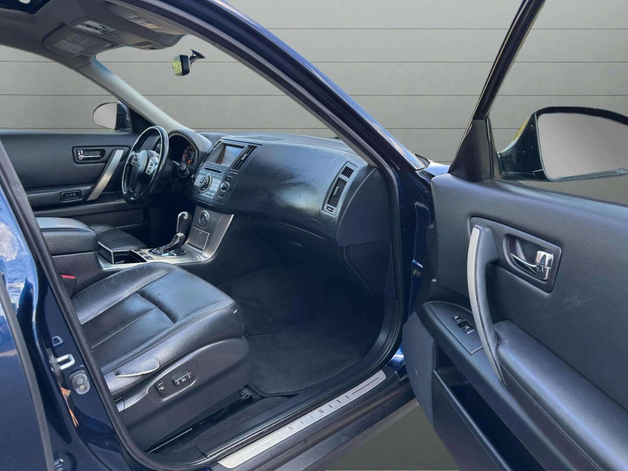 Used 2006 INFINITI FX35 2WD w/ (G02) Touring Pkg image 21