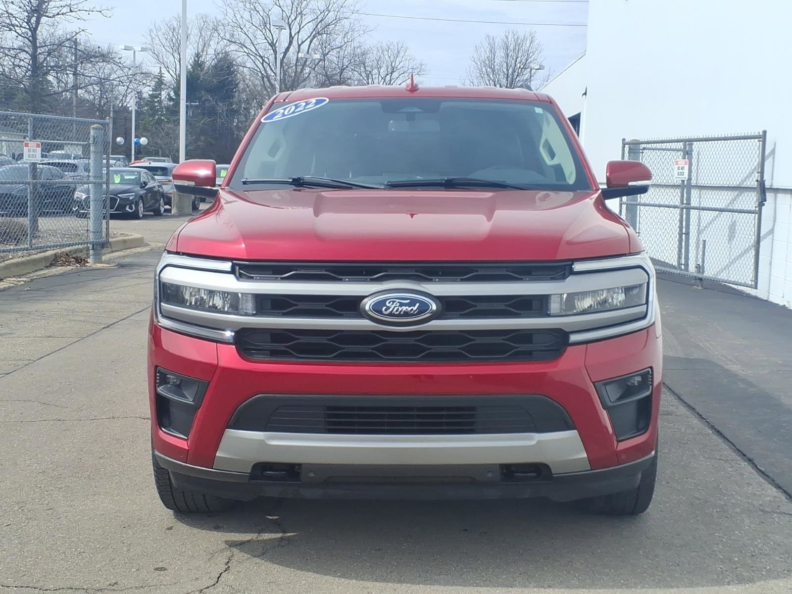 Used 2022 Ford Expedition XLT AWD/4WD image 2