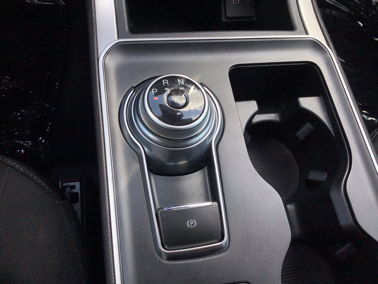Used 2021 Ford Edge SE FWD image 20