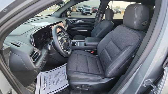 Used 2024 Chevrolet Traverse LT image 15