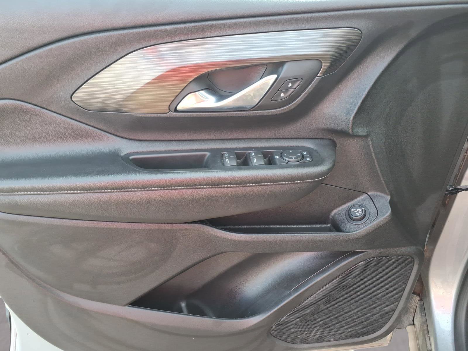 Used 2023 GMC Terrain SLE w/ Driver Convenience Package FWD image 15