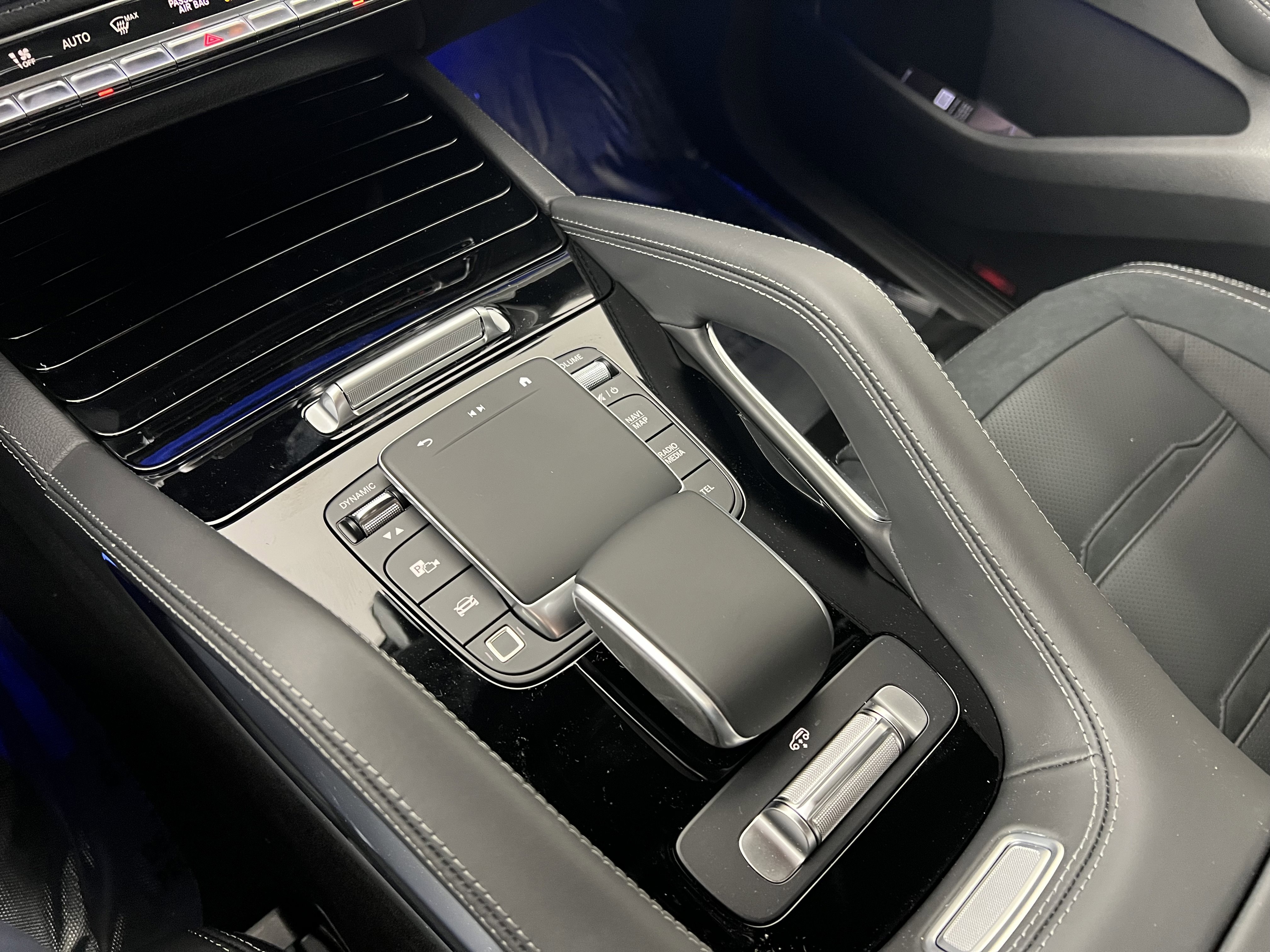 New 2026 Mercedes-Benz GLE 53 AMG 4MATIC Coupe image 33