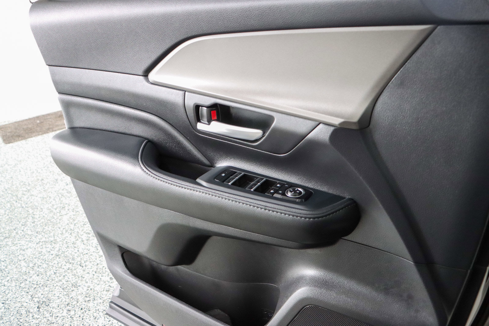 Used 2024 Toyota Grand Highlander XLE image 21