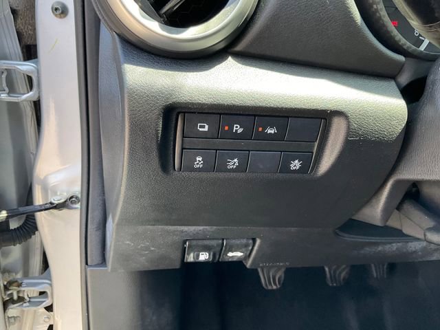 Used 2020 Nissan Versa S FWD image 8