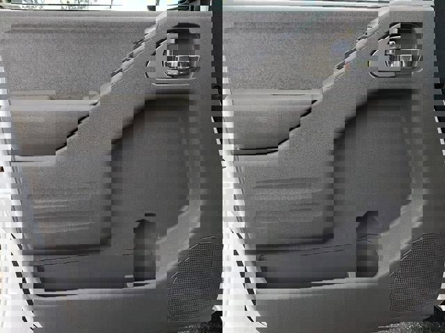 Used 2020 Nissan Frontier SV image 13