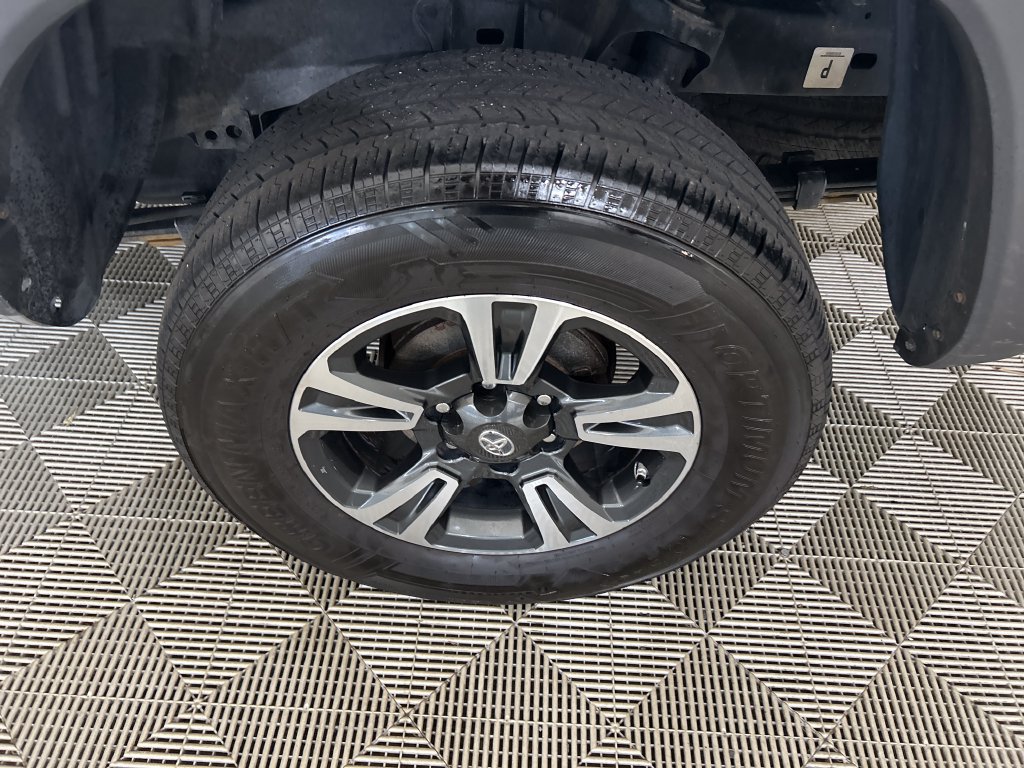 Used 2018 Toyota Tacoma TRD Sport RWD image 11