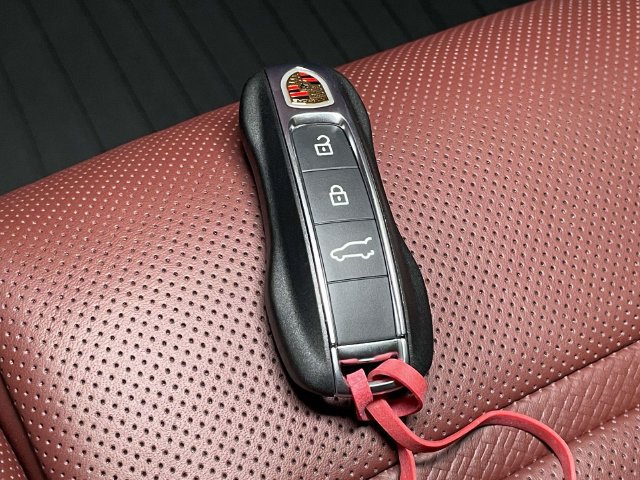 New 2026 Porsche Cayenne GTS AWD/4WD image 44
