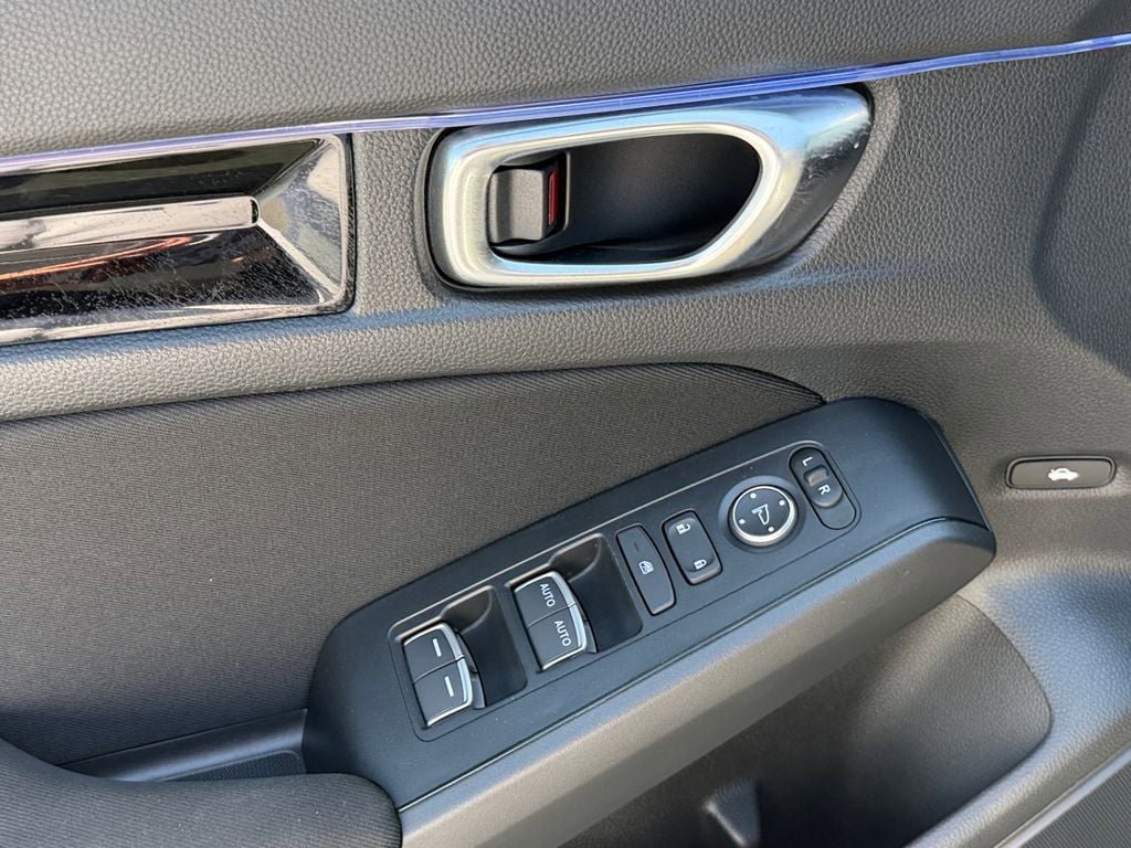 Used 2025 Honda Civic Sport image 11