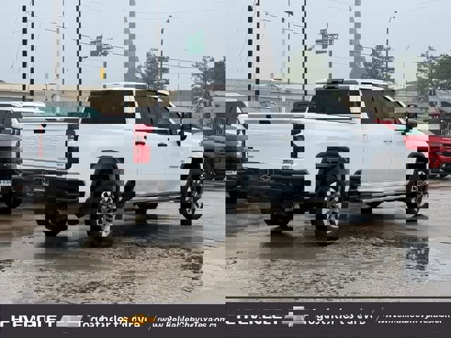 Used 2025 Chevrolet Silverado 2500 Custom w/ Custom Value Package image 7